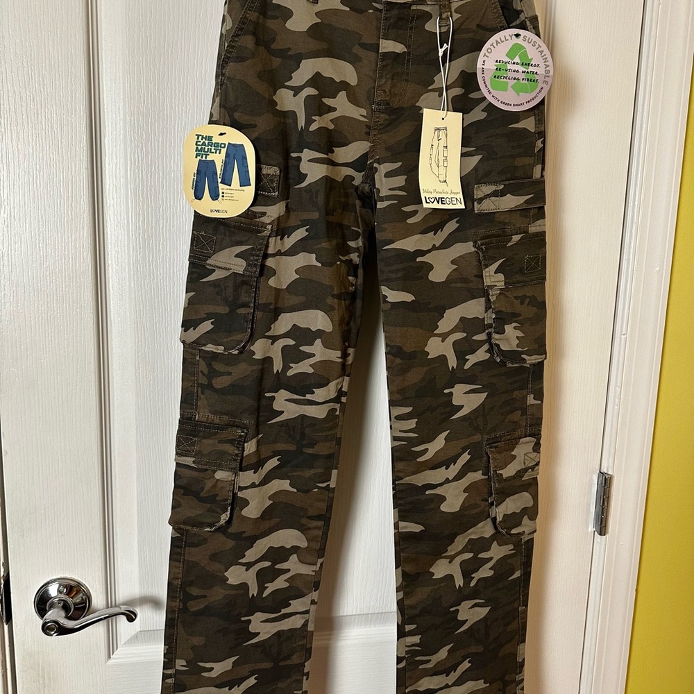 LoveGen Utility Parachute Jogger in Camouflage size 16 new with tags - Picture 2 of 11